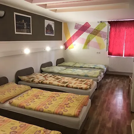 Opera Hostal