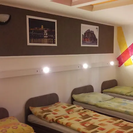 Hostal Opera