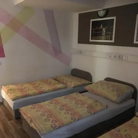 Opera Hostal Budapest