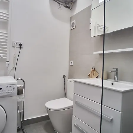 Apartment Design In The Center With Ac