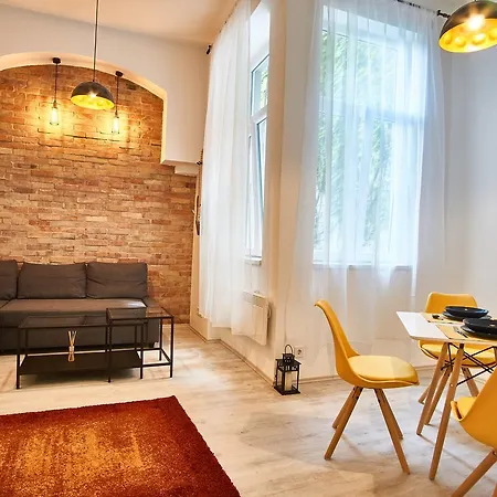 Apartment Design In The Center With Ac *