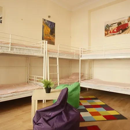 Mood Hostel *