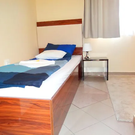 Hotell Fortuna And Restaurant