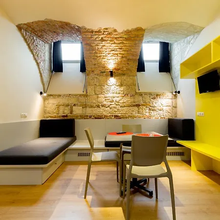 Dice Apartments