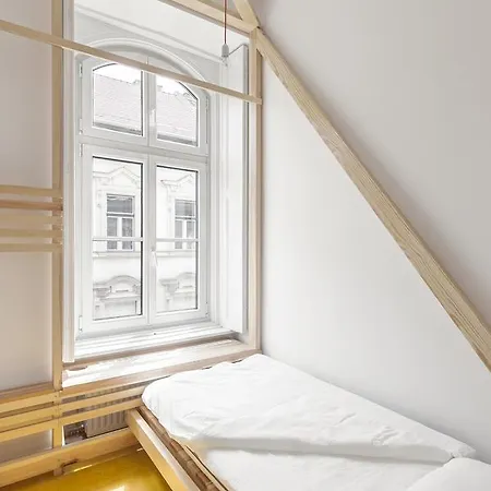 Albergue Flow Spaces *