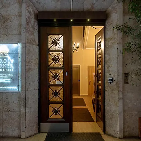 Karoly Corner Residences Apartman