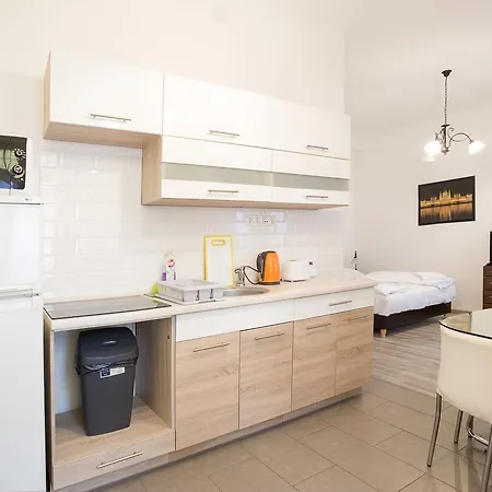 Rooftop Guest house 2*