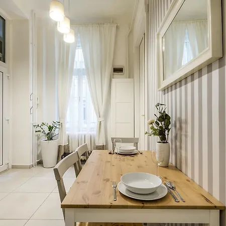 Fashion Street Luxury Apartament