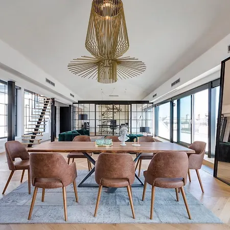 Loft Astoria - The Ultimate Penthouse