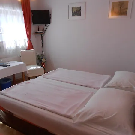 Aranyeső Csorbai Budapest