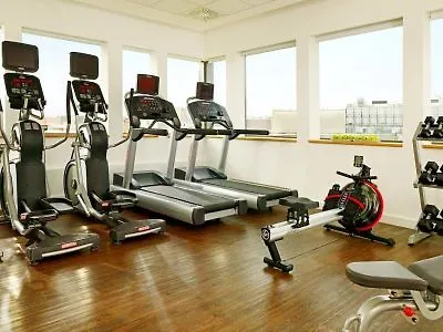 Courtyard By Marriott Center Hotell