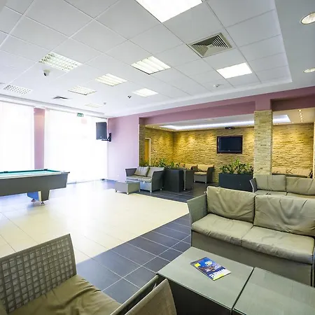 Otel Ceu Konferencia Koezpont 3*