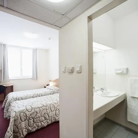 Ceu Konferencia Koezpont Otel Budapeşte