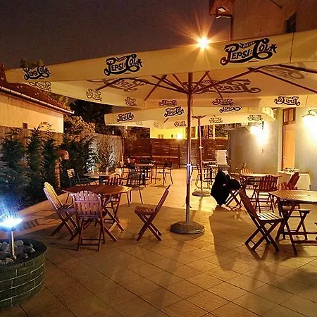 Amadeus Hotel 3*
