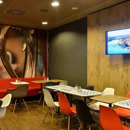 Hotel Ibis City 3*