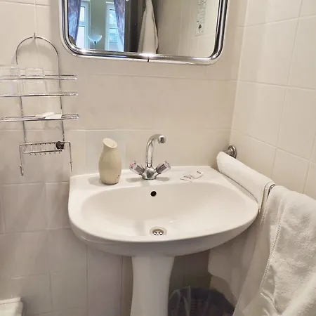 Thomas 3* Budapeste