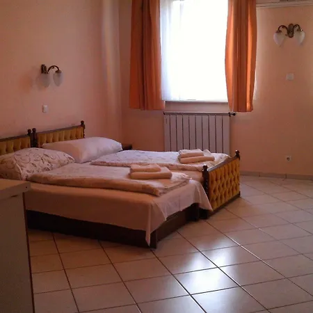 Apartmanhotel Happy 3*