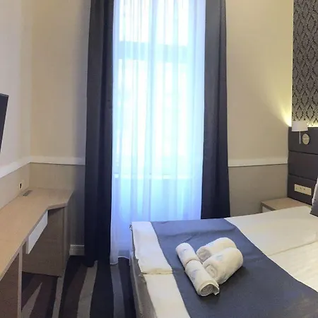 מלון Basilica 4*