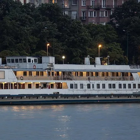 Fortuna Boat Botel
