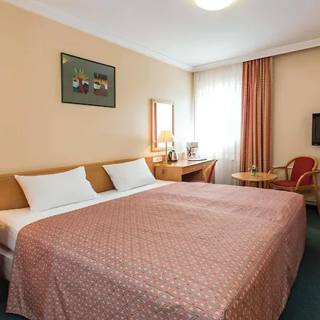 Danubius Arena Hotell 4*