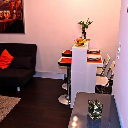 Corvin Center Aparthotel 3*