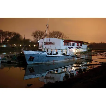 Kalozhajo Botel Budapešť
