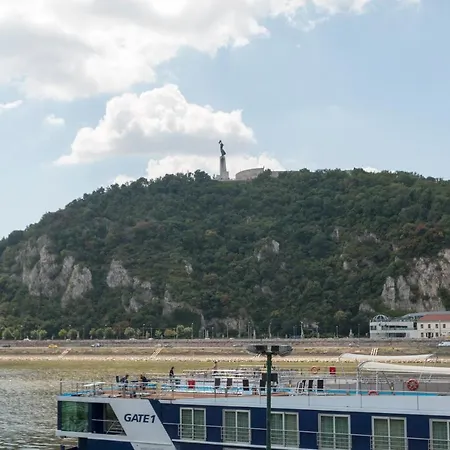 Riverside Deluxe Appartamento Budapest