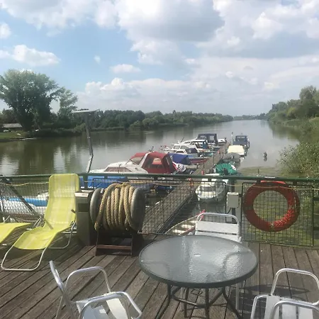 Botel Kalozhajo *