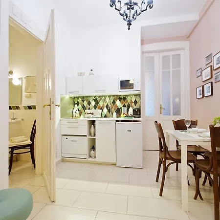 Апартаменты Door Family *