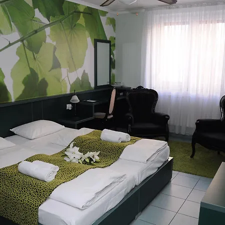 Green Hotel Budapest 4*