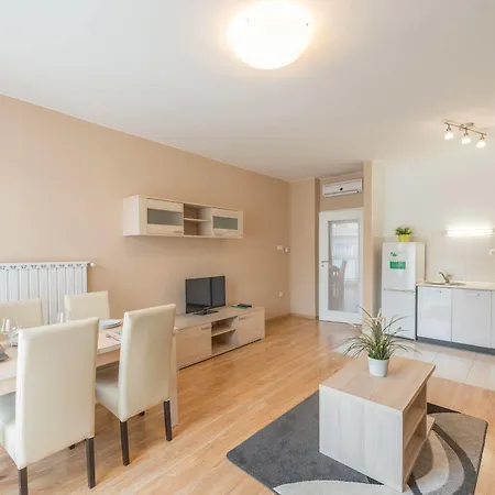 Lejlighedshotel Corvin Plaza &