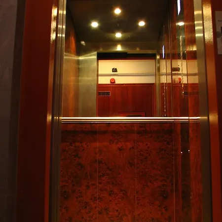 Happy Apartmanhotel 3*
