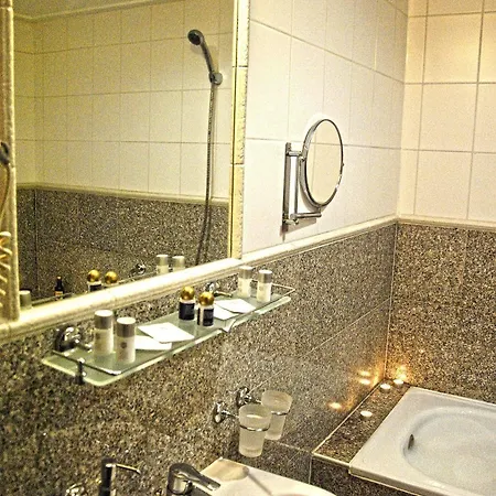 Hotel Actor