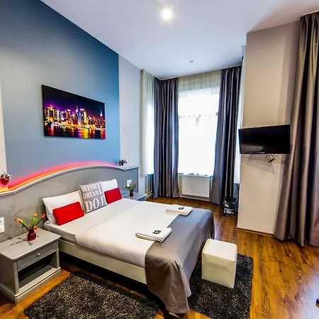 Full Moon Hotel Budapest