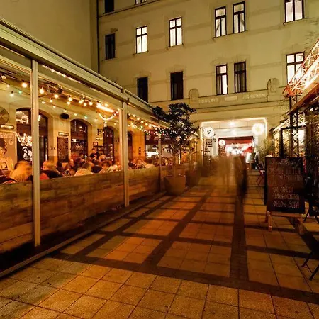 Aparthotel Avantgarde 4*