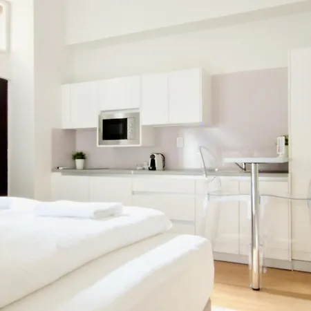 Europest Luxury *