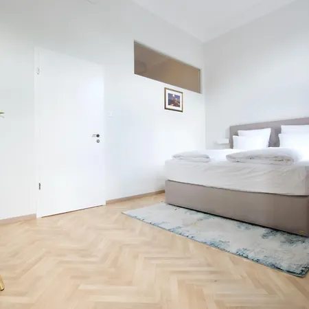 Europest Luxury Apartment