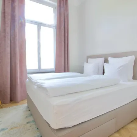 Europest Luxury Budapest