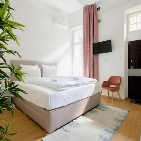 Europest Luxury Budapest