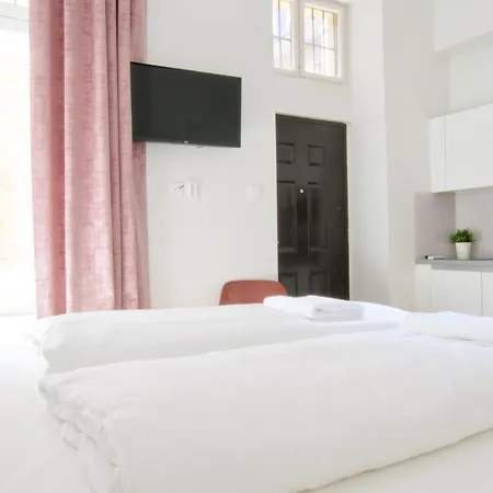 Europest Luxury