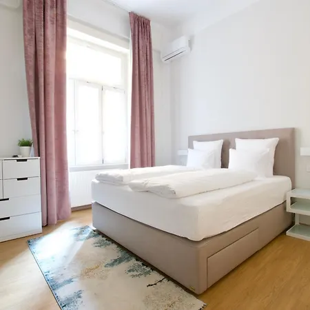 Europest Luxury Budapest