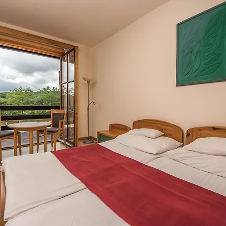 Hotell Petnehazy