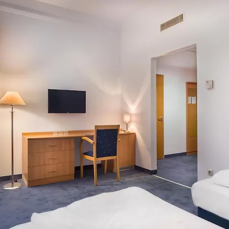 Hotel East