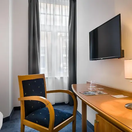 East Hotel 4*