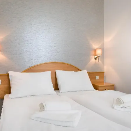 East Hotel 4*