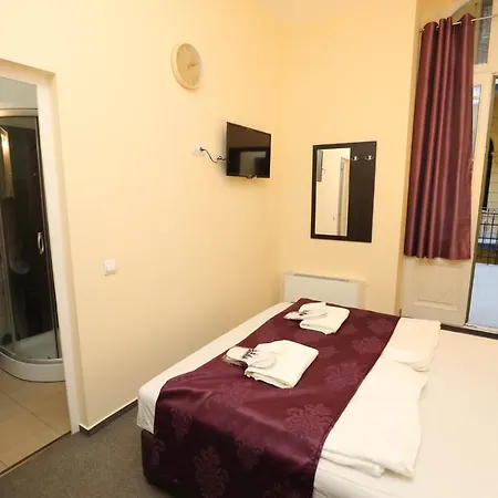 Hotel California 3*