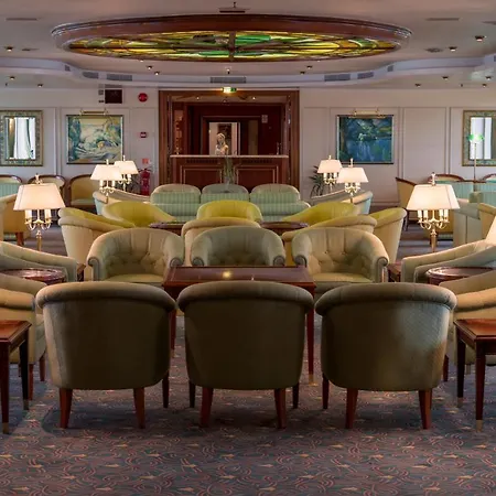 Botel Onriver Hotels - Ms Cezanne 4*