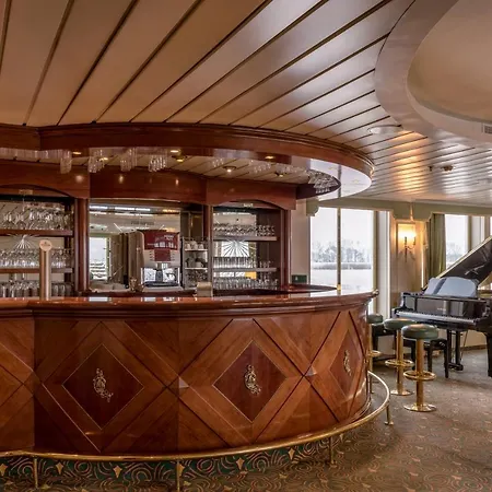 Onriver Hotels - Ms Cezanne Botel Budapest
