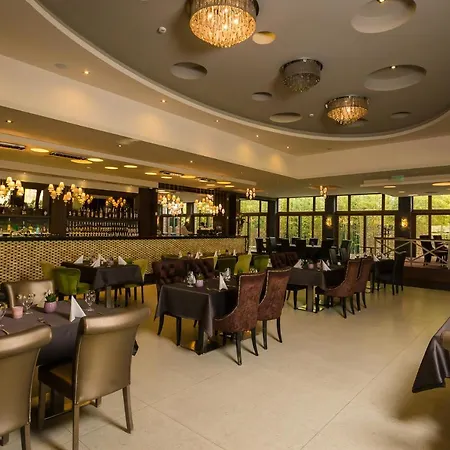 Duna Garden Hotel 4*