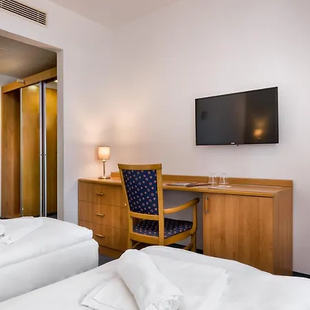 East City Hotel 4*